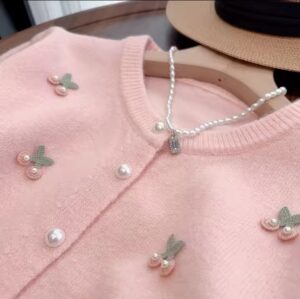 Cardigan decorado con perlas - Image 2